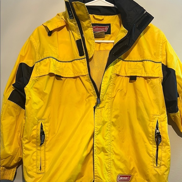 Coleman Yellow and Black Raincoat with Water-Resistant Material - Picture 4 of 16